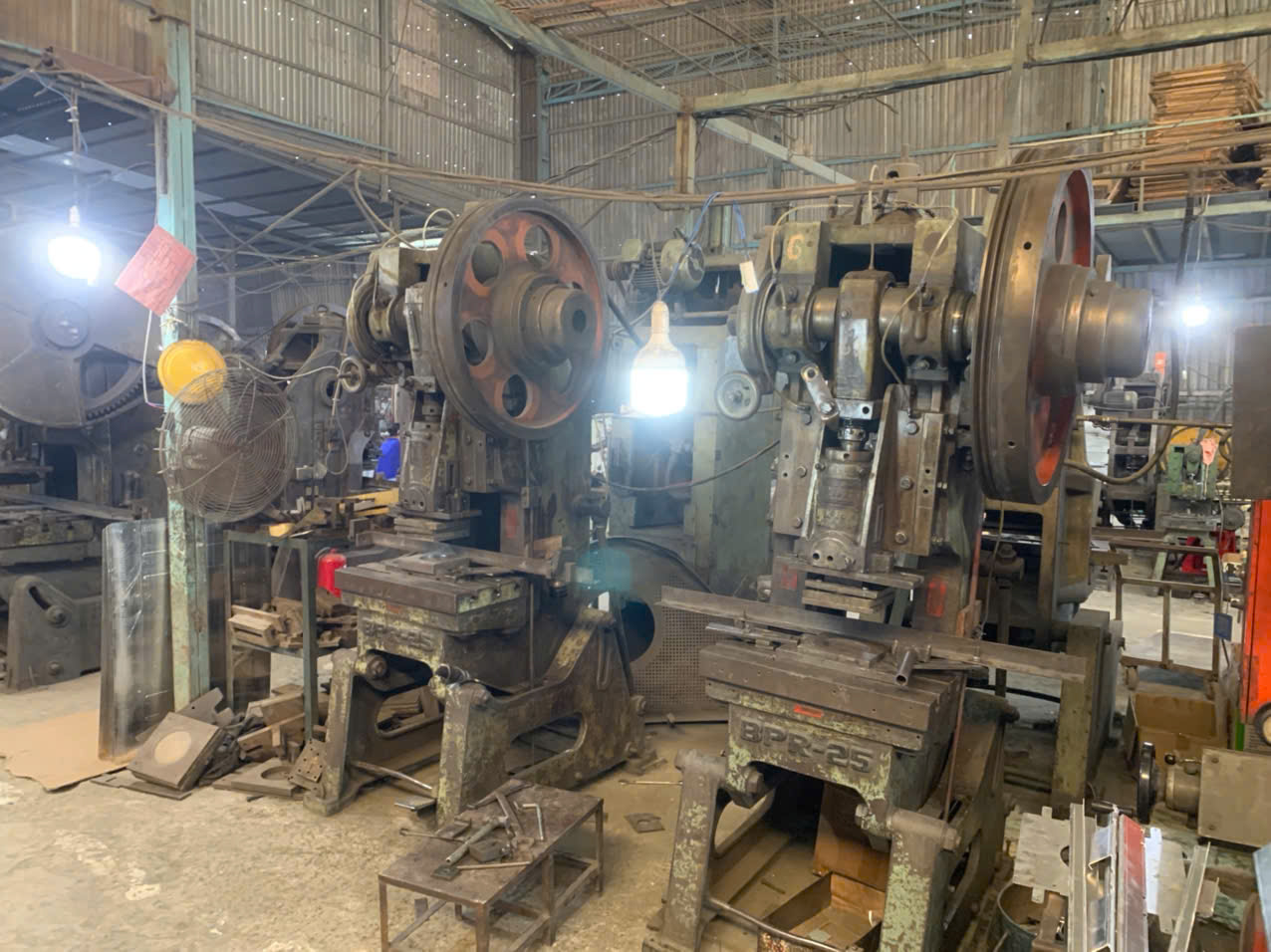 Stamping machines 2.jpg